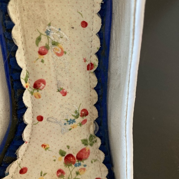 Bettie Page Blue Polka Dot Pump - Picture 2 of 4